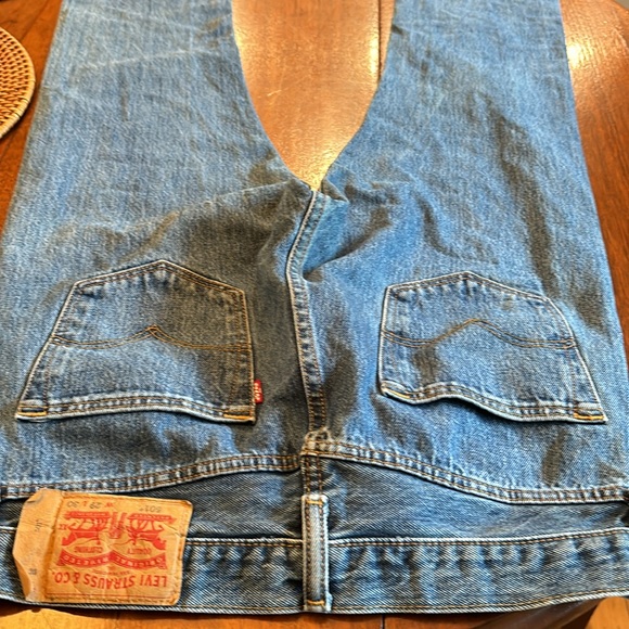 Men’s Levi’s 501 - Picture 4 of 11